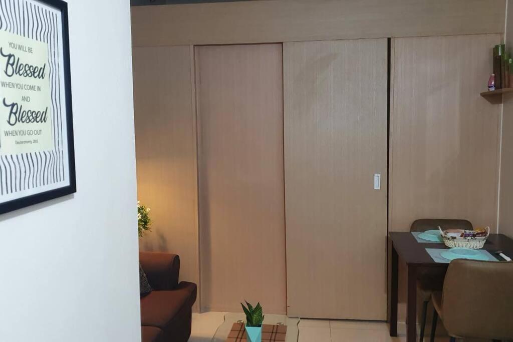 Cherolds Place Lovely 1 Bedroom Condo With Balcony Manilla Buitenkant foto